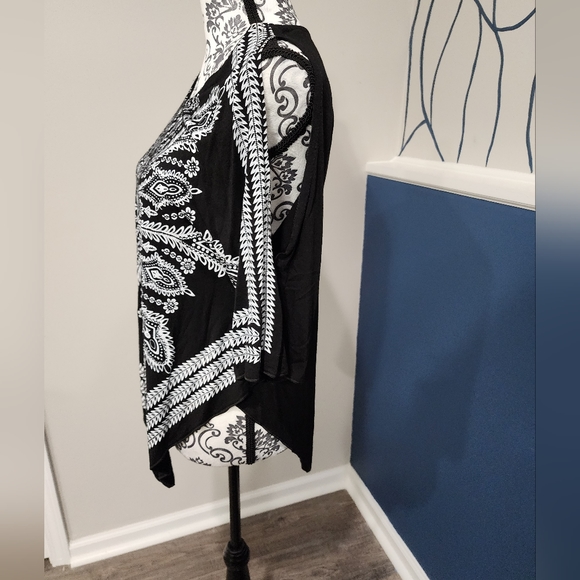 NWOT India Boutique Medallion Print Top - Picture 6 of 10